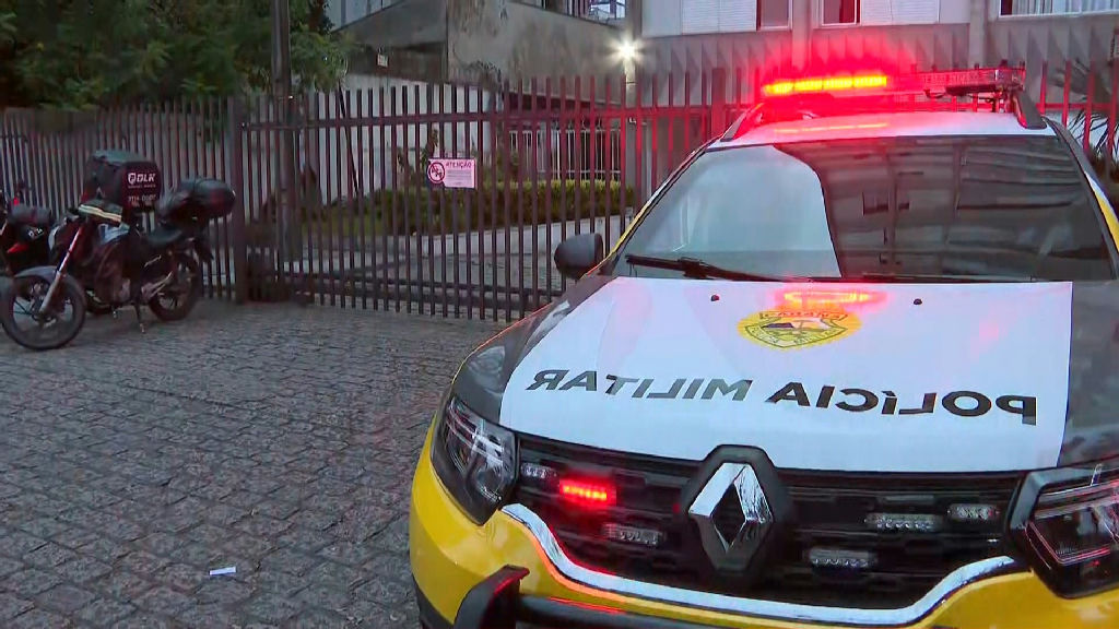 Alerta de vizinhos revela tragédia: família é encontrada morta em apartamento de Curitiba