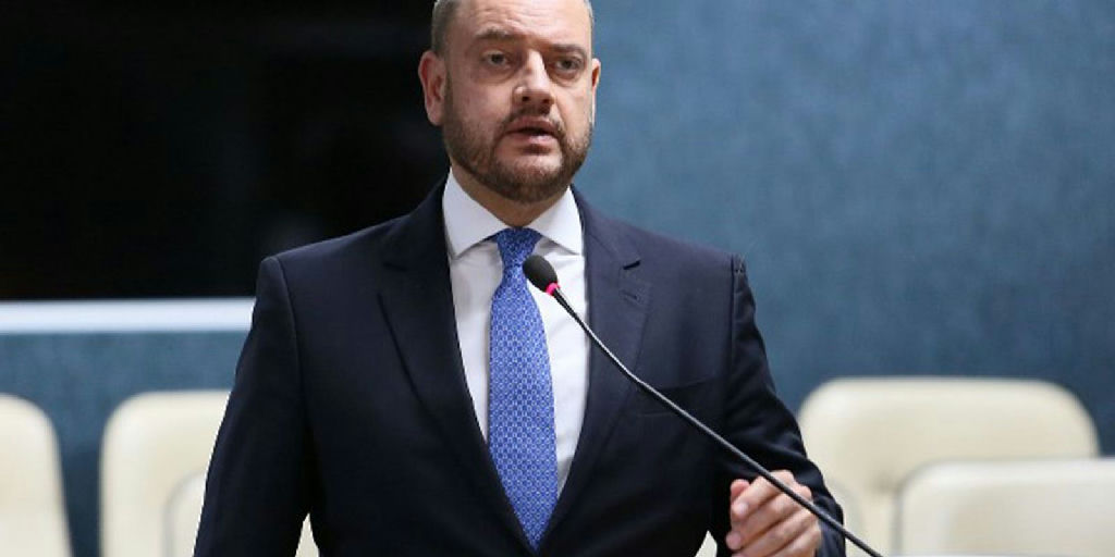 Governo do Rio corta 6,1 mil cargos comissionados para economizar R$ 221 milhões