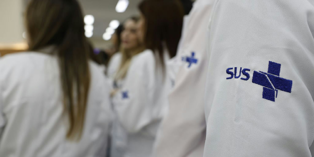 Ministério da Saúde prorroga contrato de 676 médicos especialistas no SUS