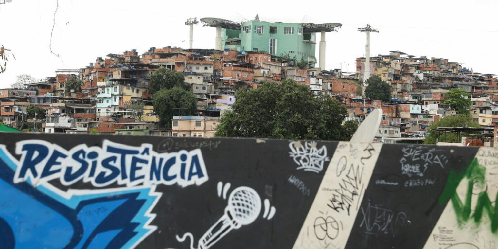2,1 Milhões de eleitores das favelas do Rio cobram educação, mobilidade e emprego nas eleições