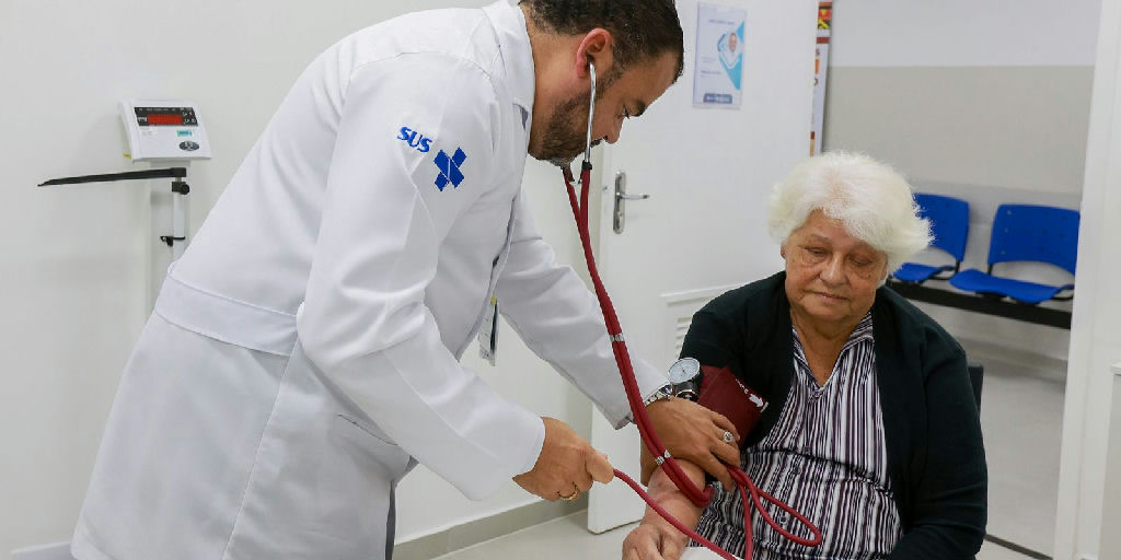 Estudantes de medicina fazem neste domingo o Enamed que será obrigatório para o CRM em 2027