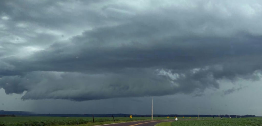 Paraná entra em alerta máximo para tempestades severas e queda de granizo