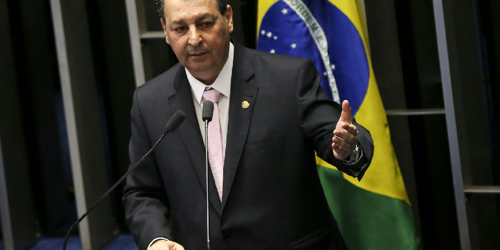 Relator rejeita emendas e mantém texto principal da PEC que encerra jornada 6x1