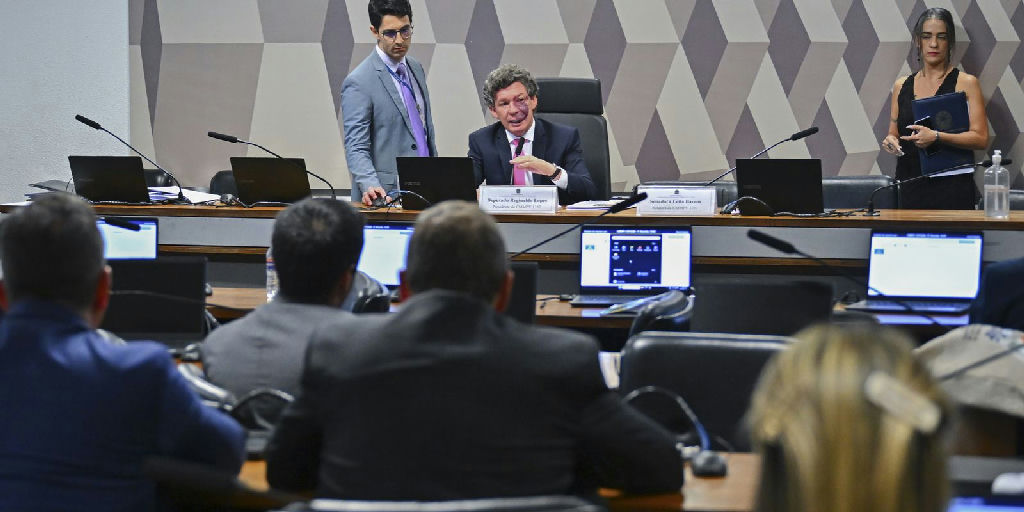 Votação da MP que revisa a taxa das blusinhas é adiada no Congresso