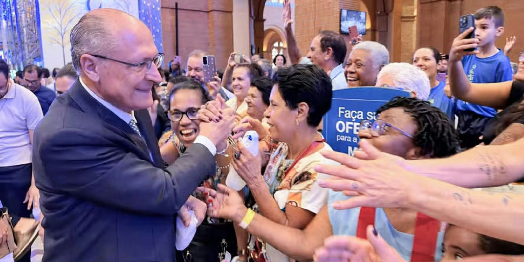 Alckmin cobra imparcialidade do TSE durante visita a Aparecida