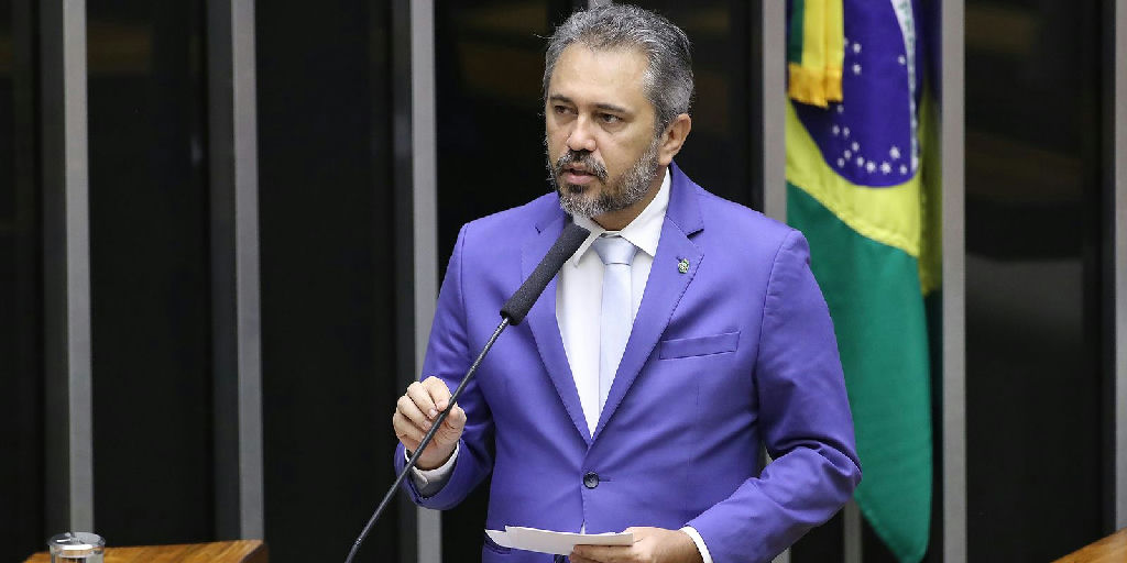 Elmano de Freitas garante reeleição ao governo do Ceará no primeiro turno