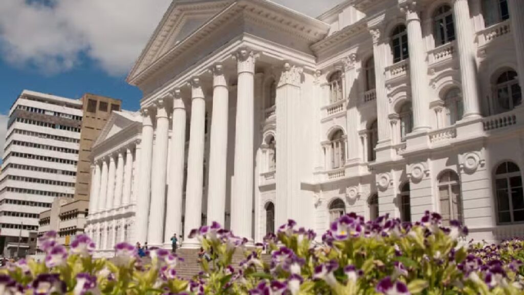 Estudantes da rede pública ganham acesso a 920 vagas na UFPR com a Prova Paraná Mais