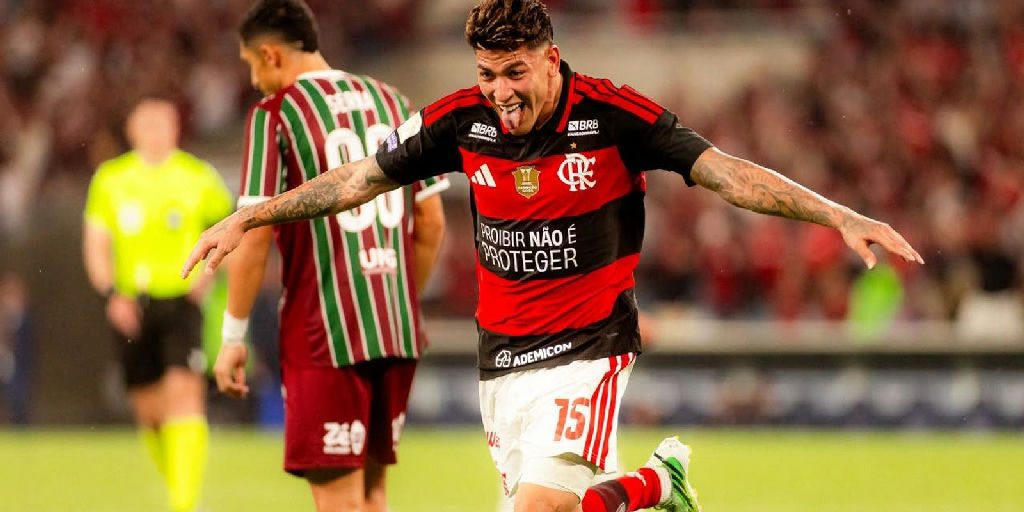 Flamengo segura ponta do Brasileirão em rodada de clássicos com Palmeiras na cola