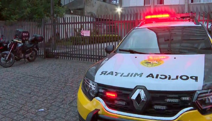 Alerta de vizinhos revela tragédia: família é encontrada morta em apartamento de Curitiba