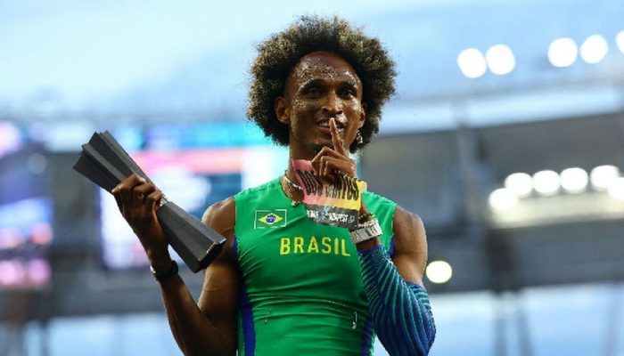 Alison dos Santos brilha e conquista o título mundial no Ultimate 2026