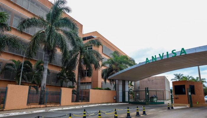 Anvisa proíbe comercialização de picolé com melatonina e suplemento de proteína
