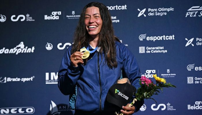 Brilho brasileiro, Ana Sátila fatura ouro na Copa do Mundo de canoagem slalom