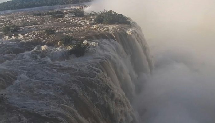 Cataratas do Iguaçu registram vazão cinco vezes superior à média histórica