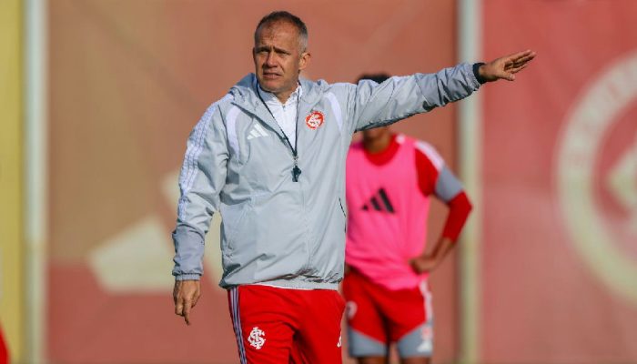 Eduardo Baptista assume Internacional para desafio de tirar o time da zona de rebaixamento