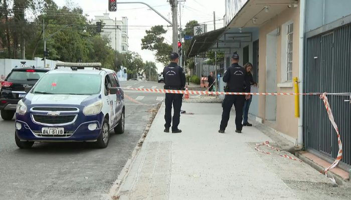 Ex-marido descumpre medida protetiva e atira contra mulher em Curitiba