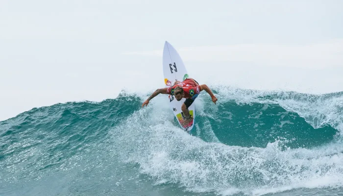Liga Mundial de Surfe remove etapa de Abu Dhabi do calendário de 2026 por questões logísticas