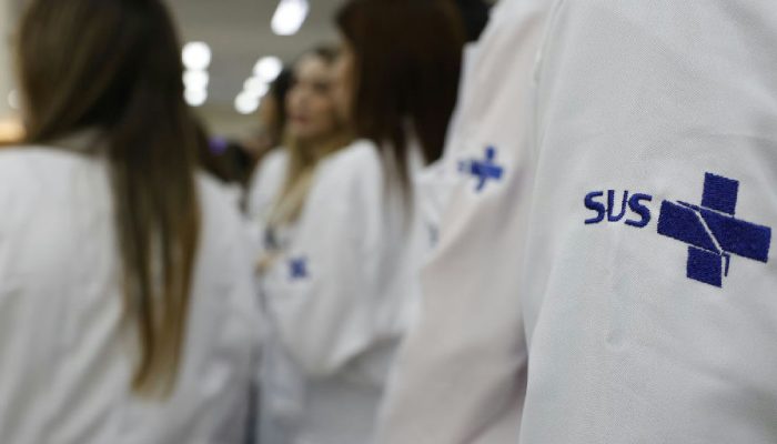 Ministério da Saúde prorroga contrato de 676 médicos especialistas no SUS