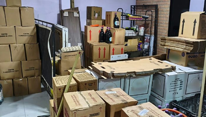 Operação policial apreende 10 mil garrafas de bebidas adulteradas na Grande Curitiba