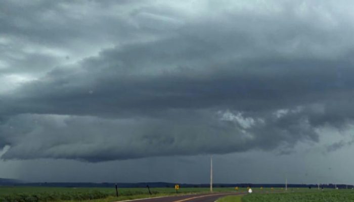 Paraná em alerta: mais de 300 cidades sob risco de temporais, granizo e ventos fortes