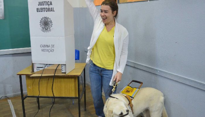 Prazo final para eleitores com deficiência solicitarem transporte gratuito nas eleições