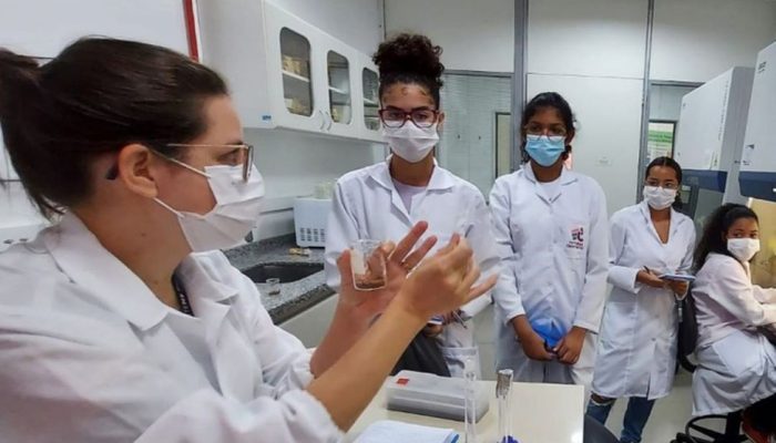 Prazo para concorrer às vagas gratuitas do Programa Futuras Cientistas encerra em 6 de novembro