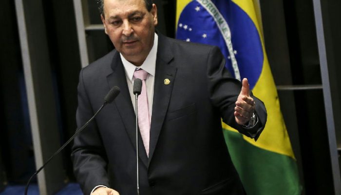 Relator rejeita emendas e mantém texto principal da PEC que encerra jornada 6x1