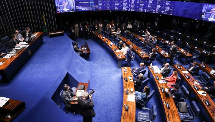 Senado aprova ampliação do teto de receita e perdão de dívidas para MEI's