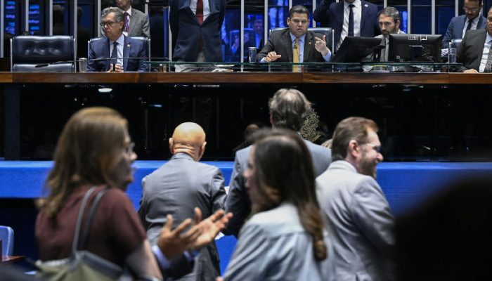 Senado Federal promete votar fim da escala 6x1 e redução da jornada após eleições