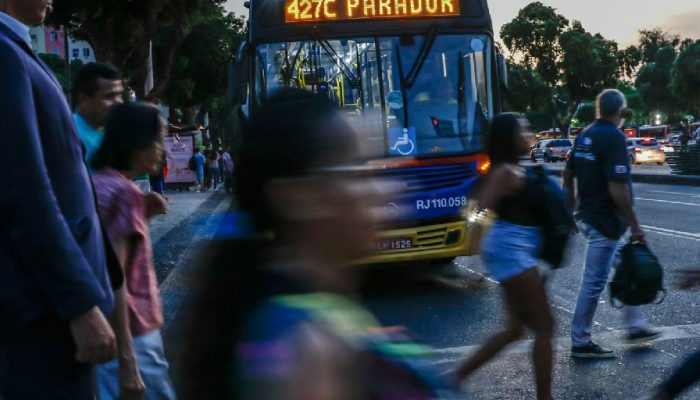 Solidão e exaustão mental emergem como causas silenciosas da abstenção nas urnas
