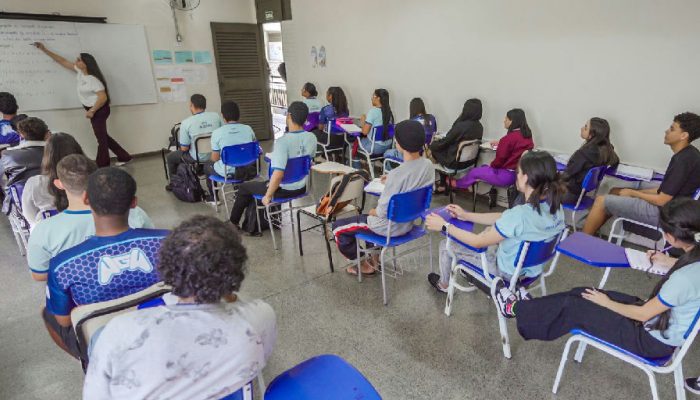 Suspensão de aulas no Distrito Federal altera calendário escolar antes das eleições