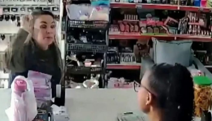 Vendedora registra denúncia por injúria racial após atendimento no Paraná