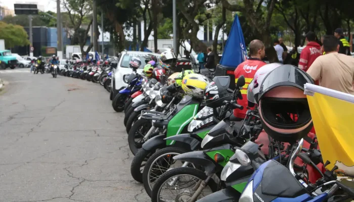 Vulnerabilidade no asfalto: maioria dos motociclistas de aplicativo opera sem proteção previdenciária